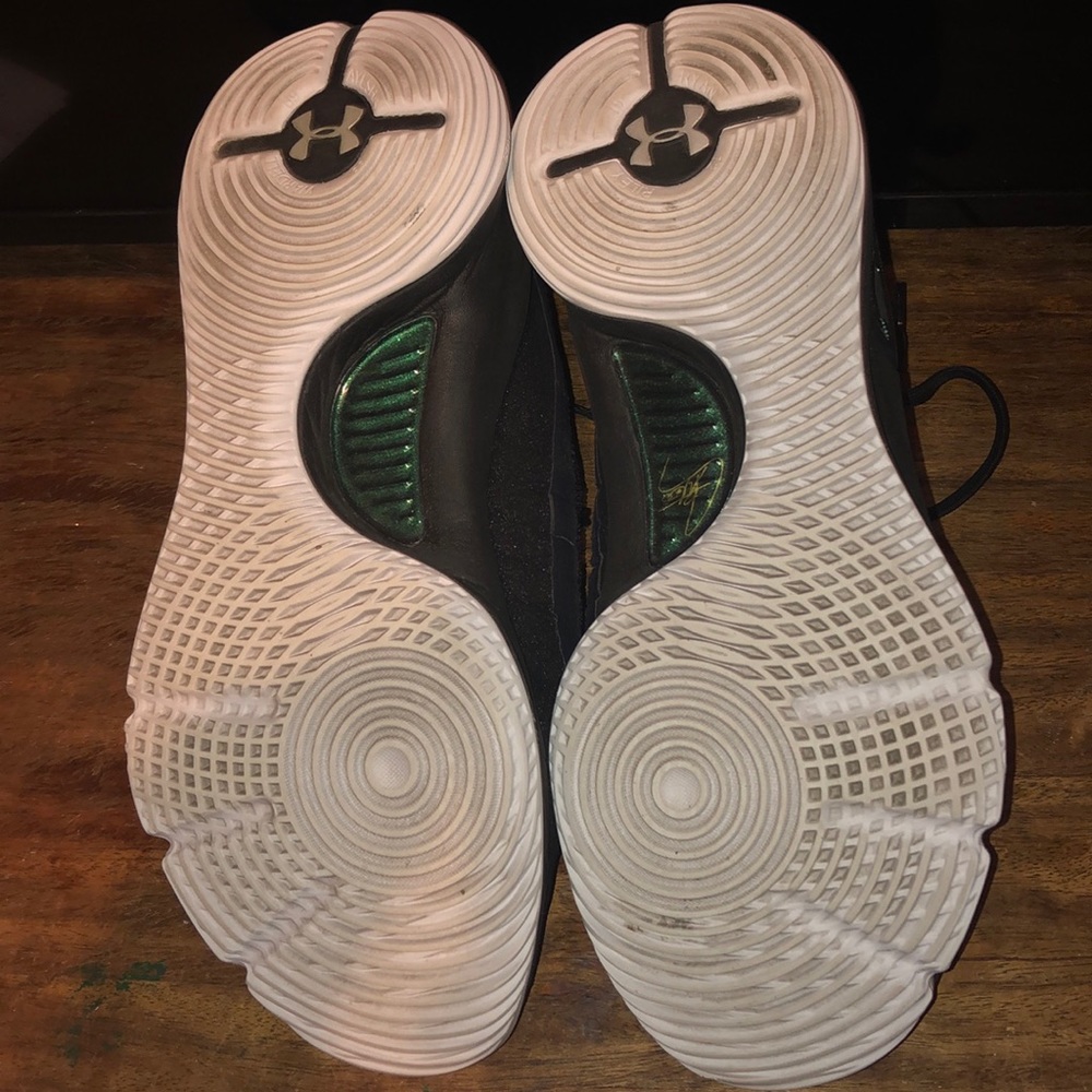 Curry 4s - Picture 2 of 6